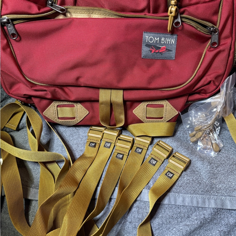 Tom Bihn Mars Red Guides Edition Synik 30 - RARE - Picture 7 of 7